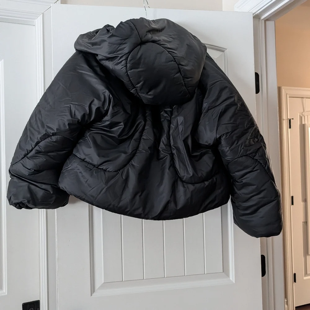 lululemon Hooded Insulated Wrap - Picture 3 of 3